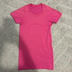 Sonic Pink short sleeve Swiftly tech Lululemon top